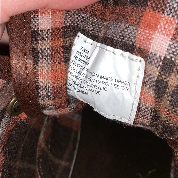 Cute Brown Arizona Boots - Picture 3 of 5